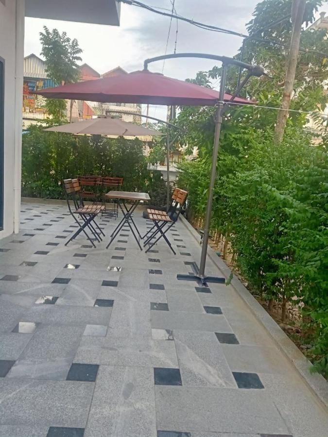 Nimith & Restaurant 4* Phnom Penh
