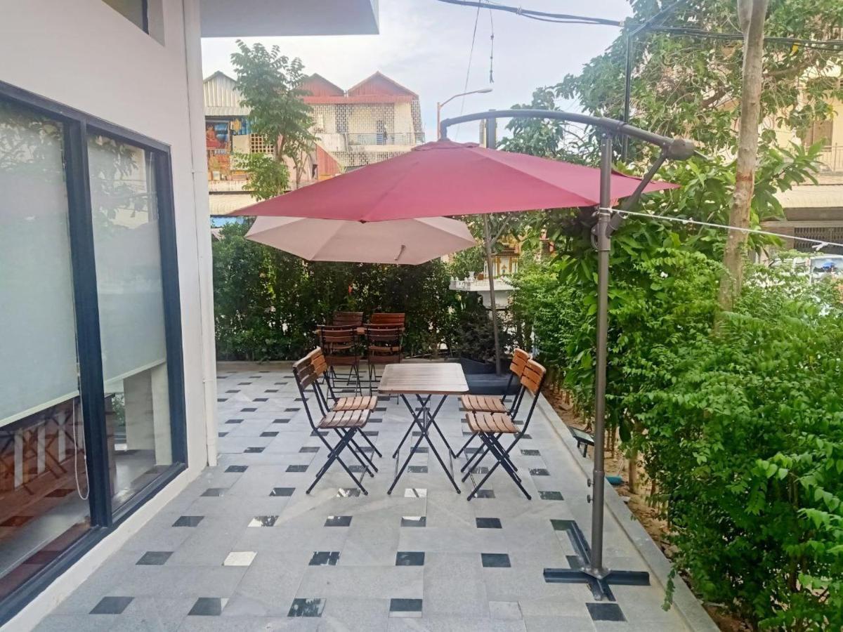 Nimith & Restaurant Hotel