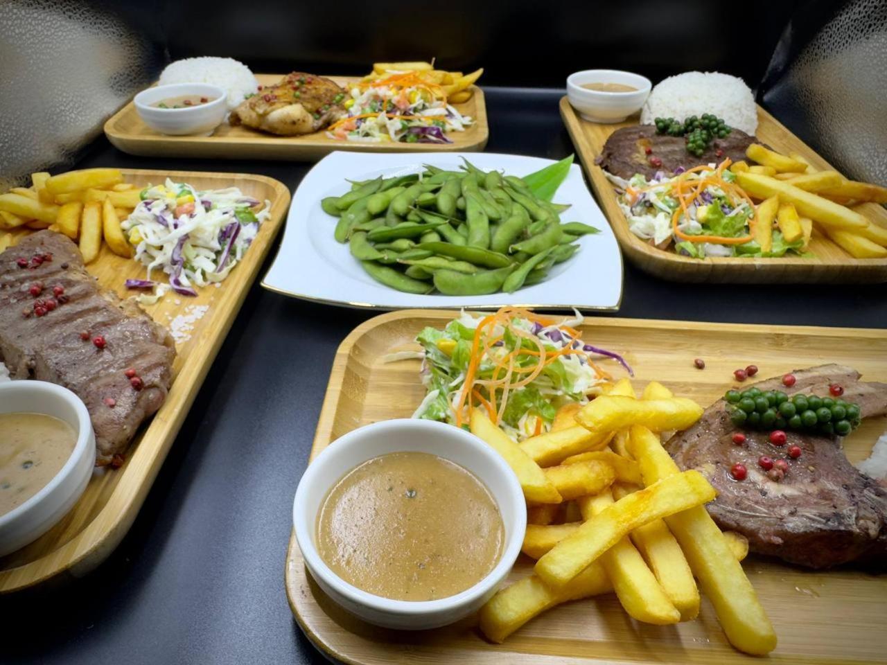 Nimith & Restaurant 4*