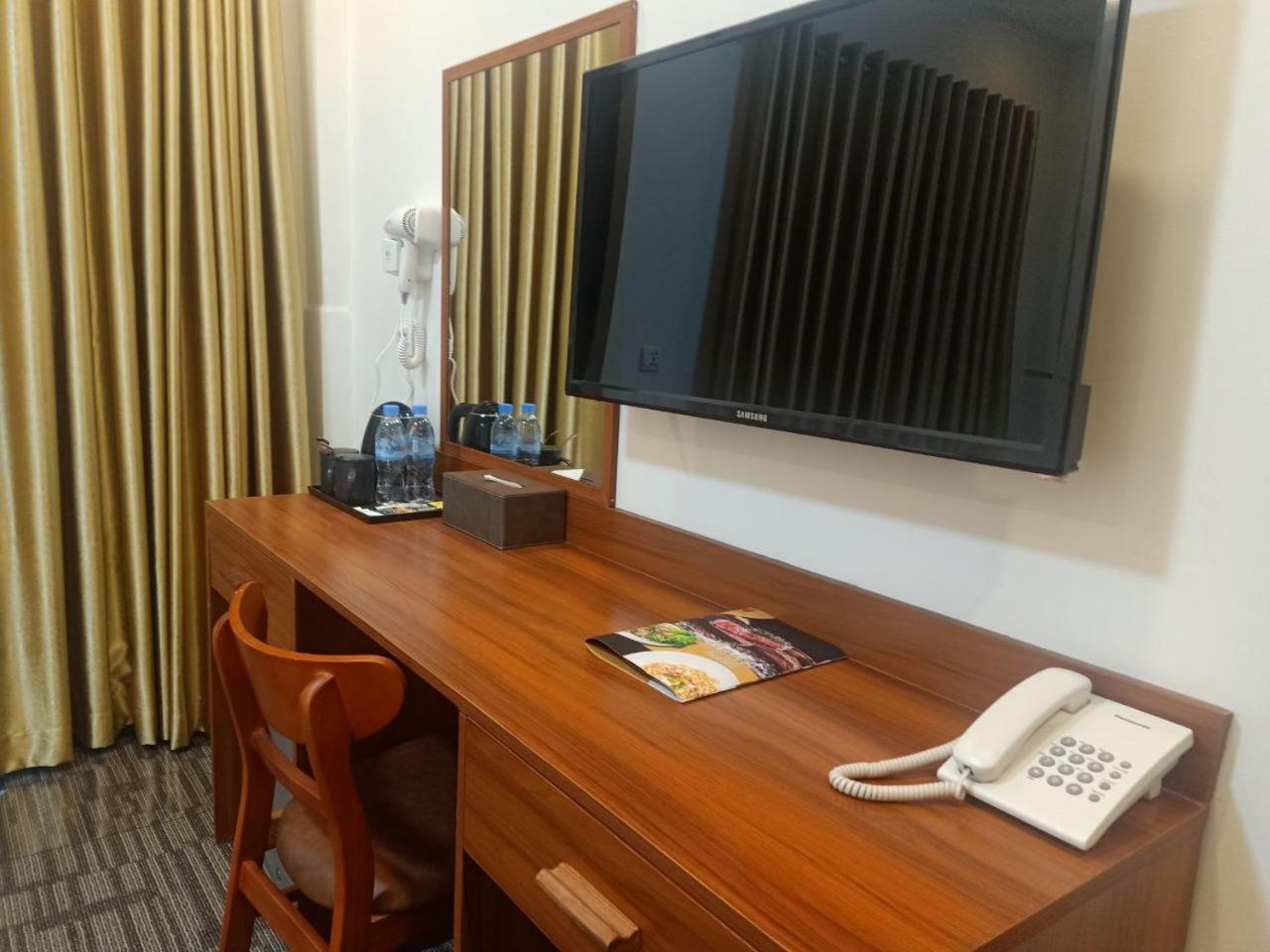 Nimith & Restaurant 4* Phnom Penh